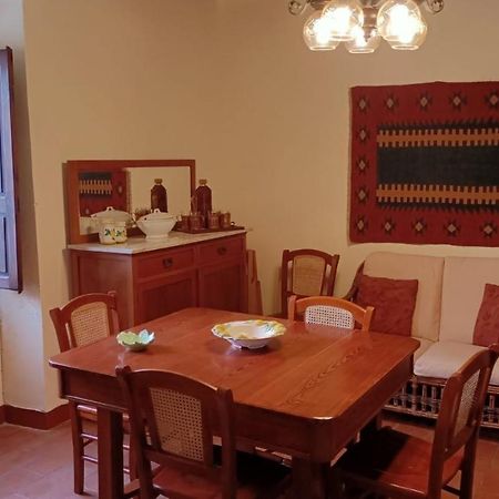 Отель Casa Bomboniera Эриче Экстерьер фото